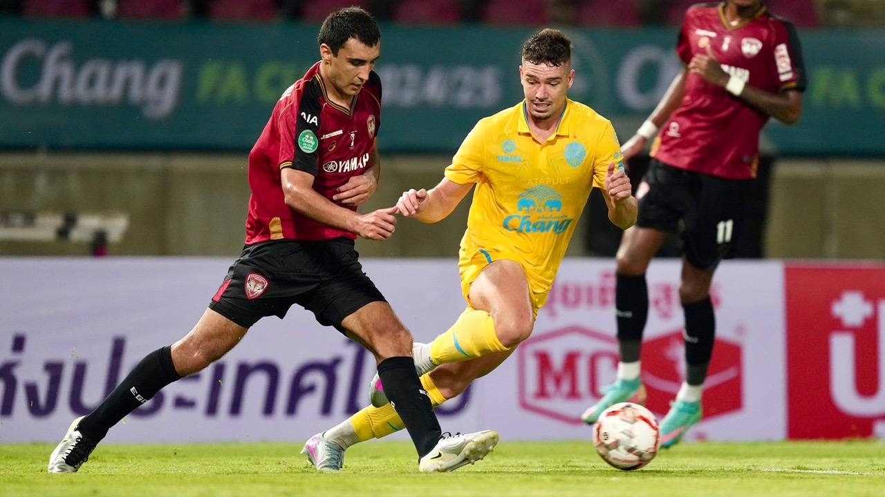 เมืองทอง พบ บุรีรัมย์ บิ๊กแมตช์ไทยลีก 2025 ถ่ายทอดสด AIS PLAY ครบทุกช็อต