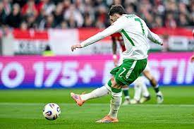 พลิกชนะฮังการี 3-2